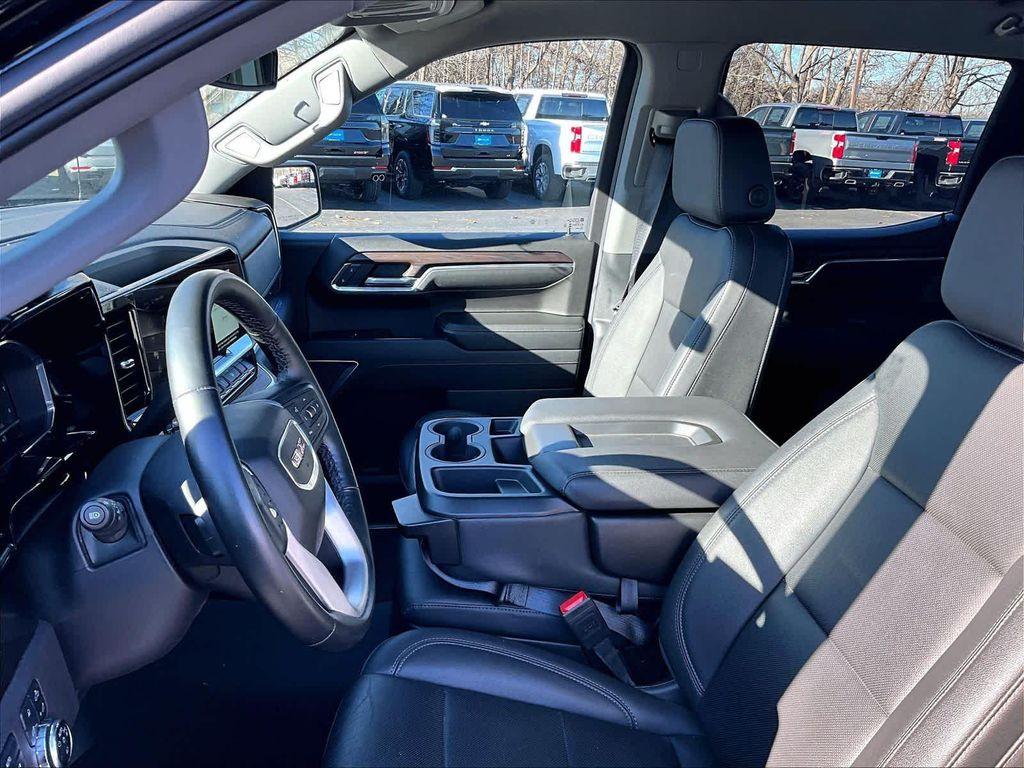 used 2024 GMC Sierra 1500 car, priced at $41,997