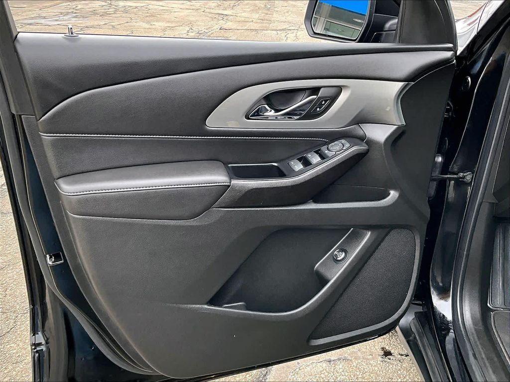 used 2023 Chevrolet Traverse car, priced at $29,724