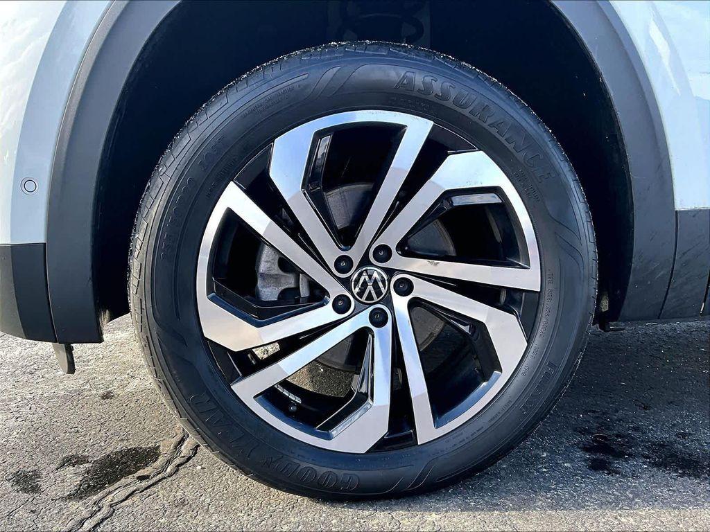 used 2021 Volkswagen Atlas car, priced at $24,800