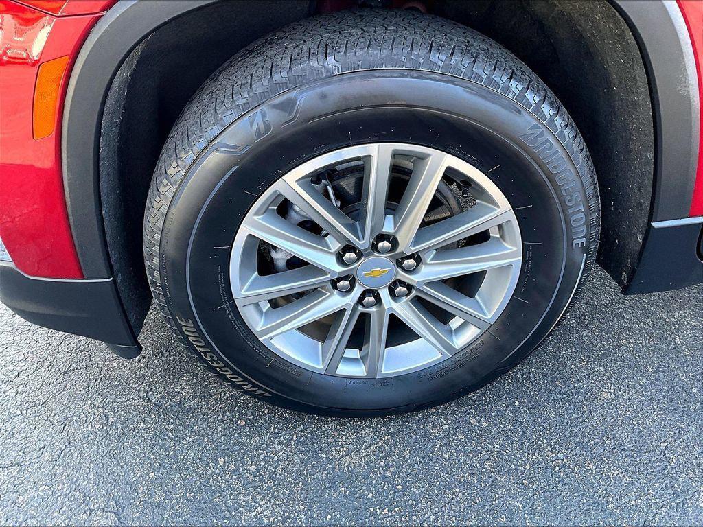 used 2023 Chevrolet Traverse car, priced at $31,327