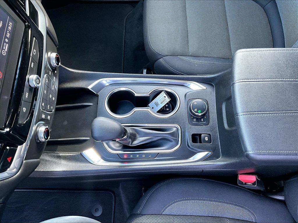 used 2023 Chevrolet Traverse car, priced at $31,327