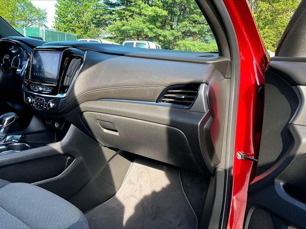 used 2023 Chevrolet Traverse car, priced at $31,327
