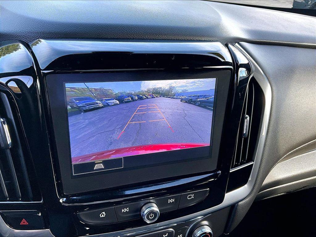 used 2023 Chevrolet Traverse car, priced at $31,327
