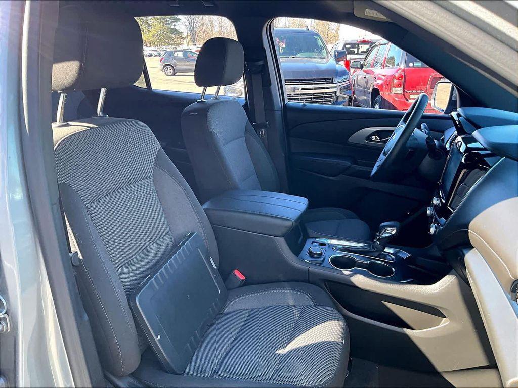 used 2023 Chevrolet Traverse car, priced at $29,645
