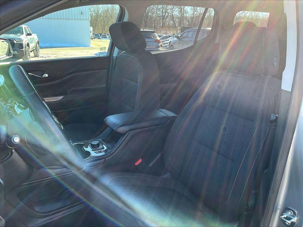 used 2023 GMC Acadia car, priced at $29,635