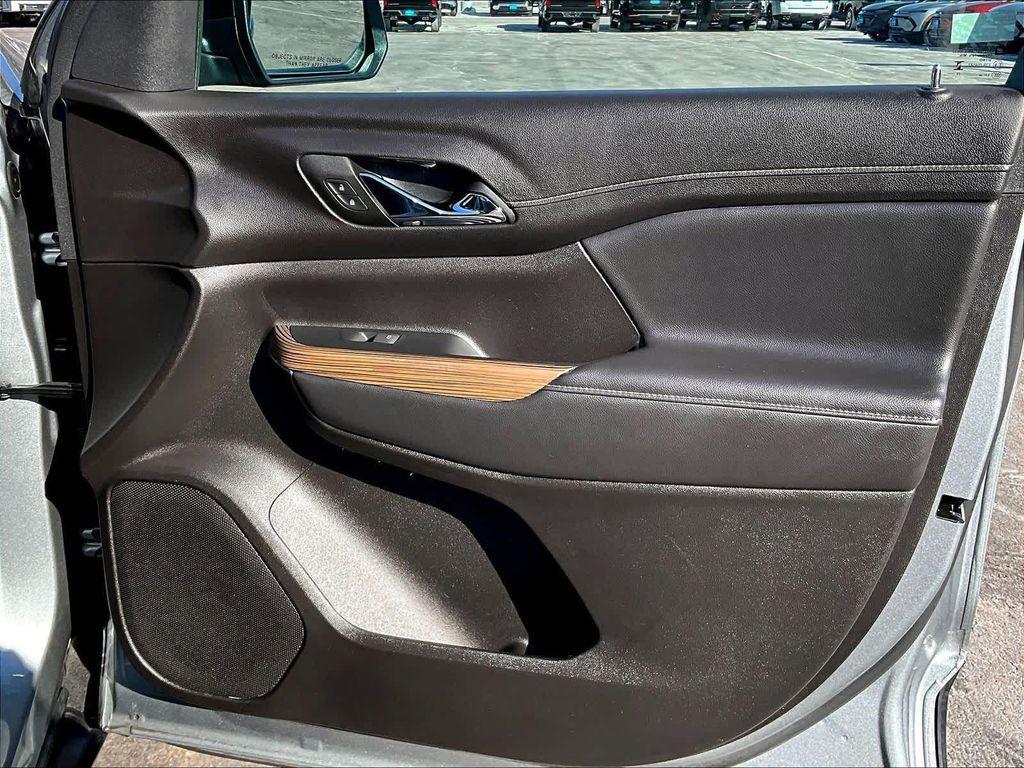 used 2023 GMC Acadia car, priced at $29,635