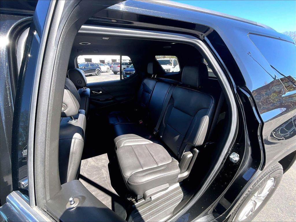 used 2023 Chevrolet Traverse car, priced at $33,519