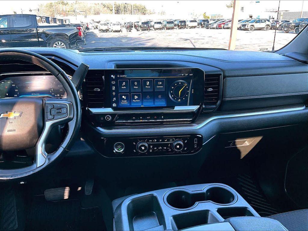 used 2022 Chevrolet Silverado 1500 car, priced at $31,990