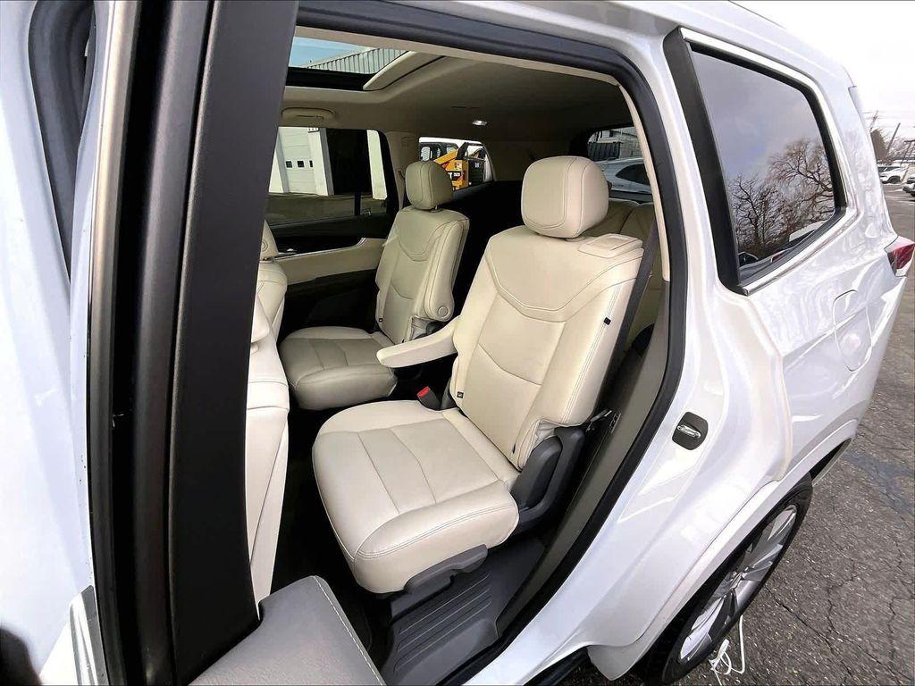 used 2023 Cadillac XT6 car, priced at $38,890