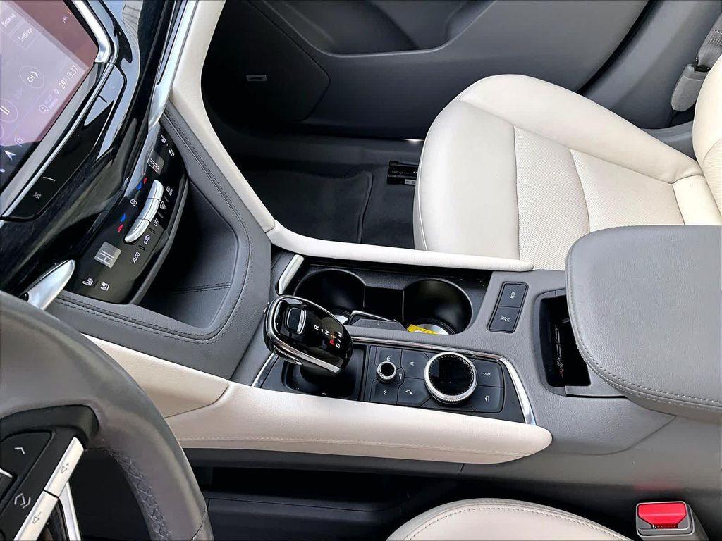 used 2023 Cadillac XT6 car, priced at $38,890