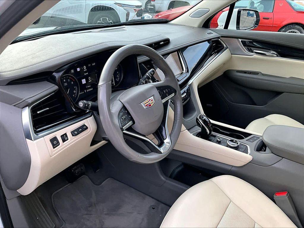used 2023 Cadillac XT6 car, priced at $38,890