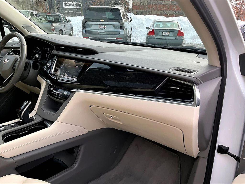 used 2023 Cadillac XT6 car, priced at $38,890