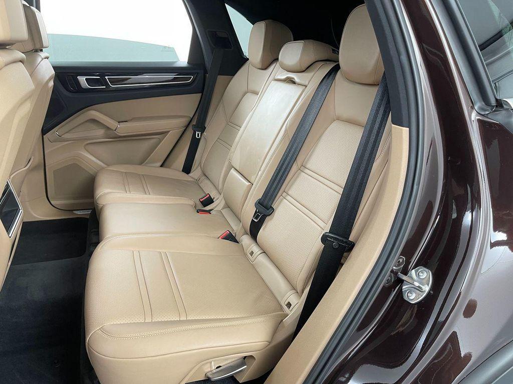 Mahogany Metallic 2019 Porsche Cayenne Cayenne