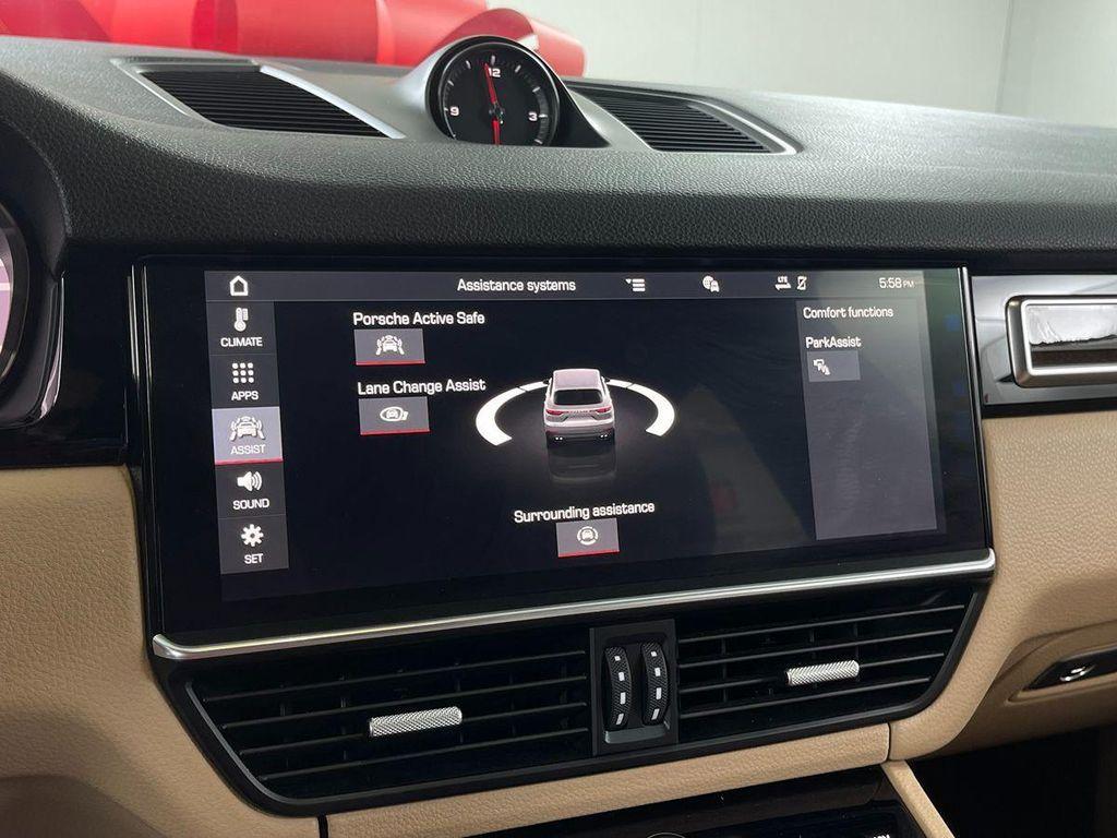 Mahogany Metallic 2019 Porsche Cayenne Cayenne