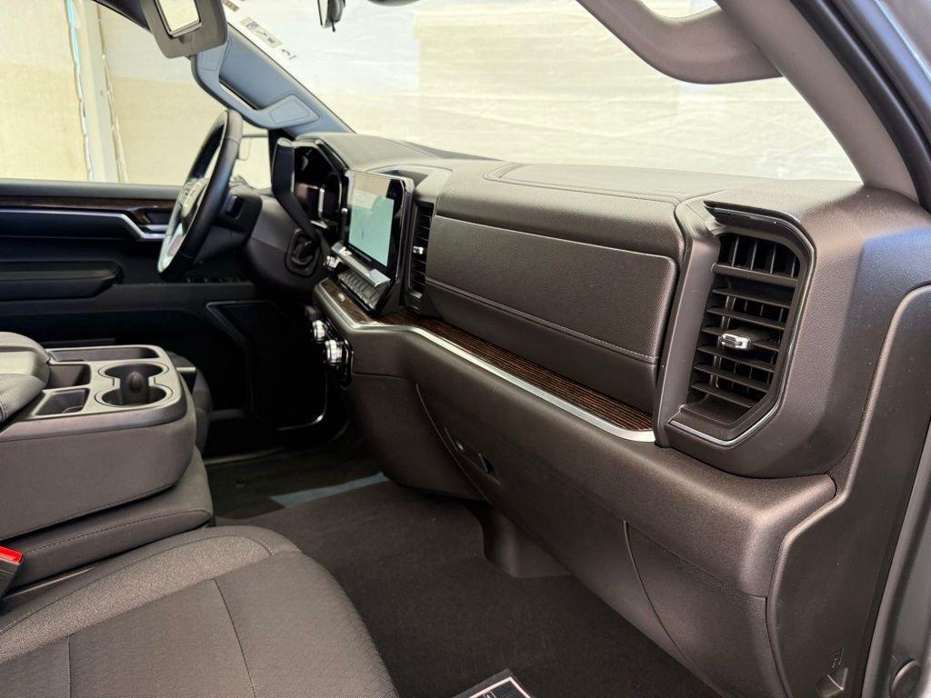 used 2024 GMC Sierra 1500 car, priced at $39,073