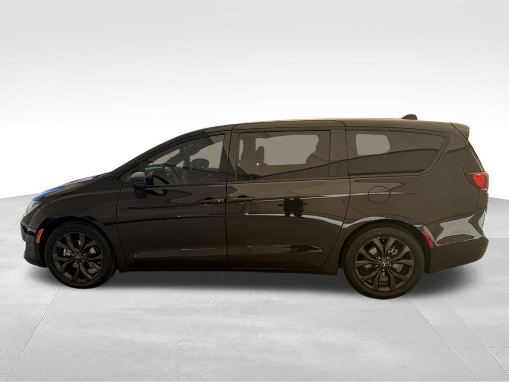 used 2020 Chrysler Pacifica car, priced at $19,272