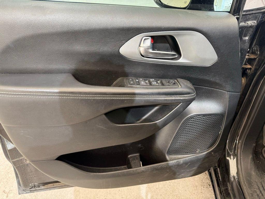 used 2020 Chrysler Pacifica car, priced at $21,073
