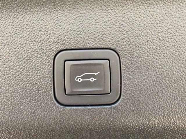 used 2025 GMC Yukon car, priced at $67,072
