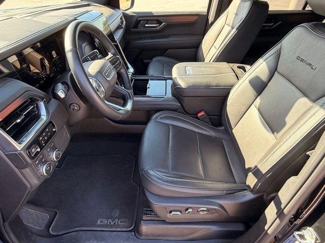 used 2025 GMC Yukon car, priced at $67,072