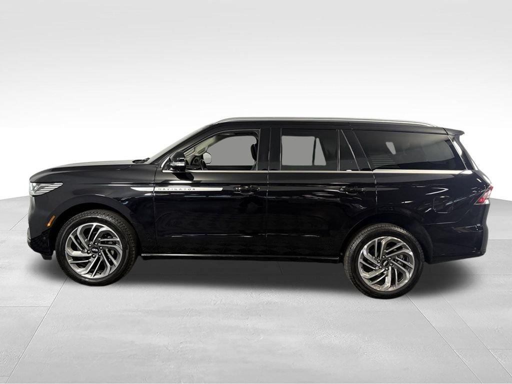 used 2025 Lincoln Navigator car, priced at $78,072