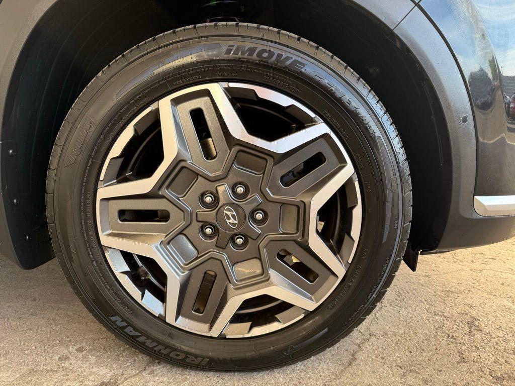 used 2021 Hyundai Santa Fe car, priced at $19,075