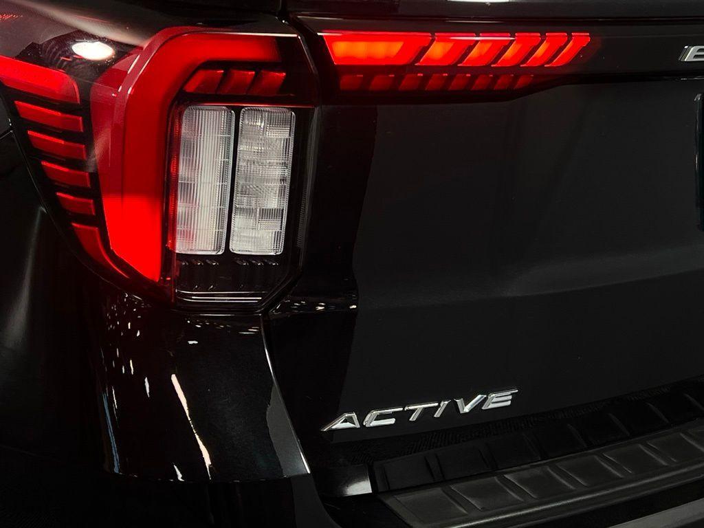 used 2025 Ford Explorer car, priced at $33,673