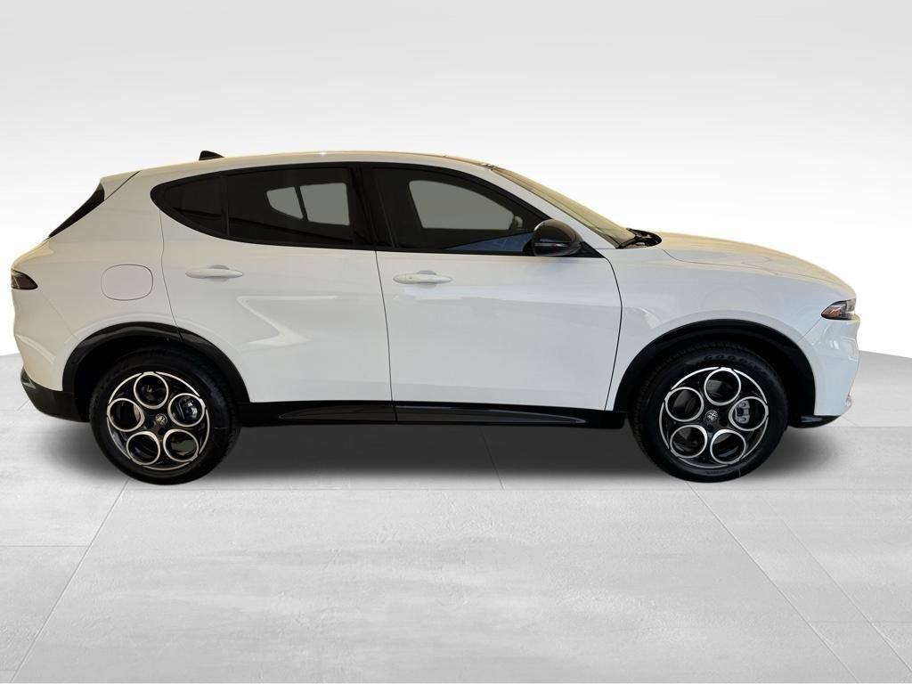 new 2025 Alfa Romeo Tonale car, priced at $35,286