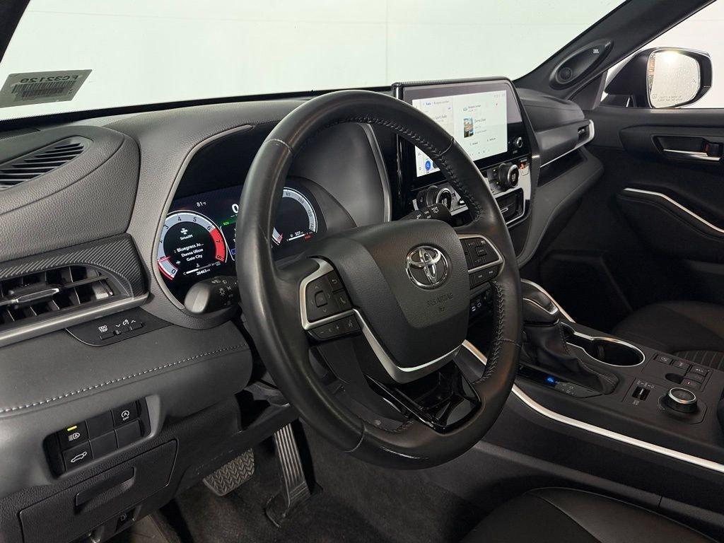 used 2025 Toyota Highlander car, priced at $45,772