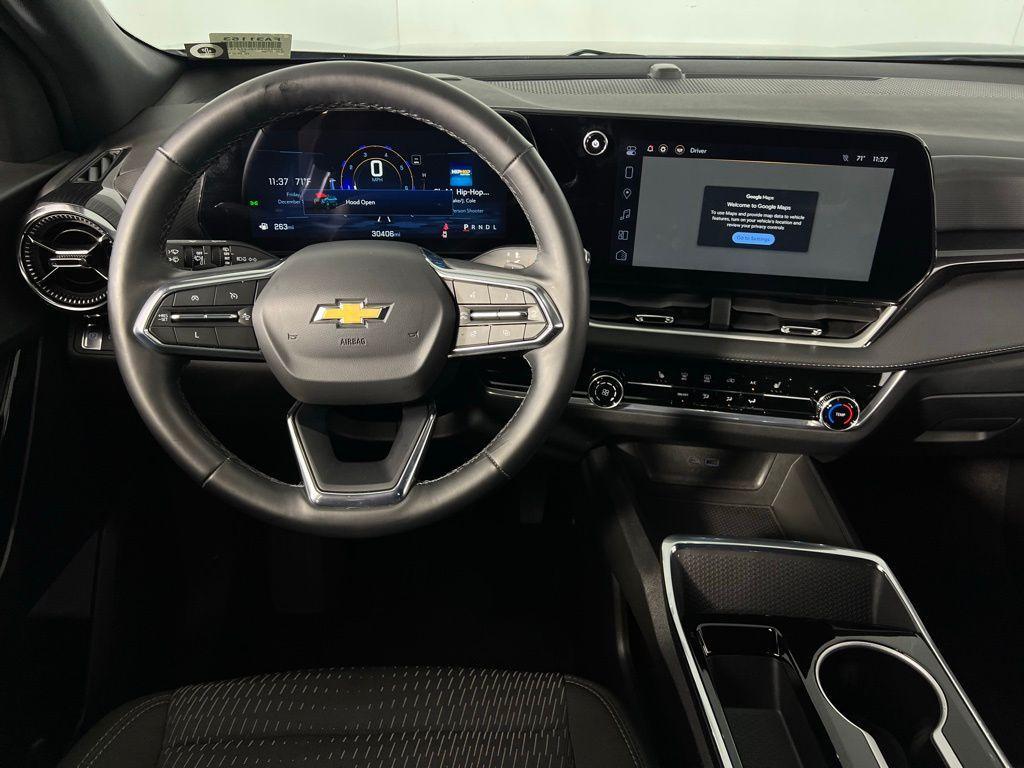 used 2025 Chevrolet Equinox car, priced at $21,273