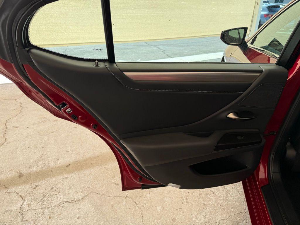 used 2019 Lexus ES 350 car, priced at $31,873
