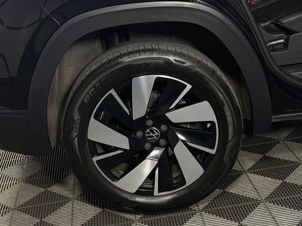 used 2025 Volkswagen Atlas Cross Sport car, priced at $32,073