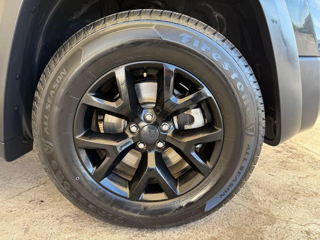 used 2017 Jeep Cherokee car, priced at $15,173