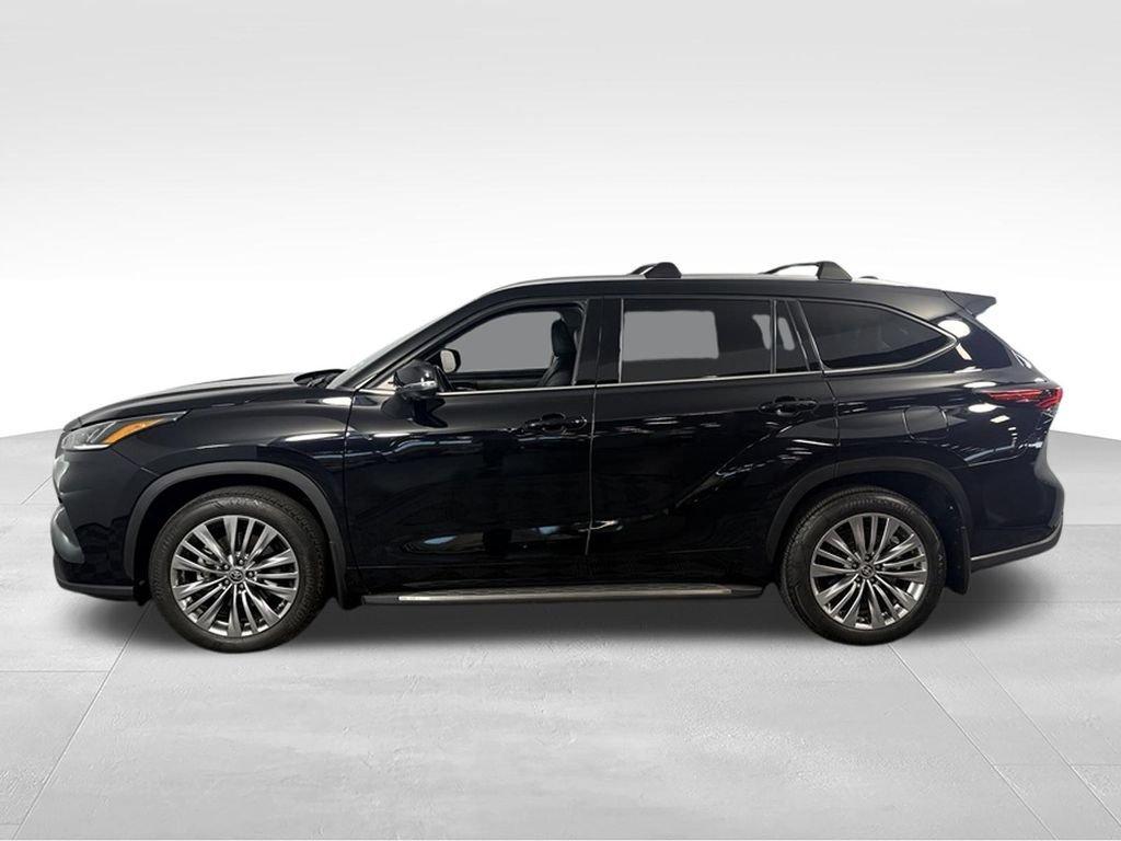 used 2024 Toyota Highlander car, priced at $49,072
