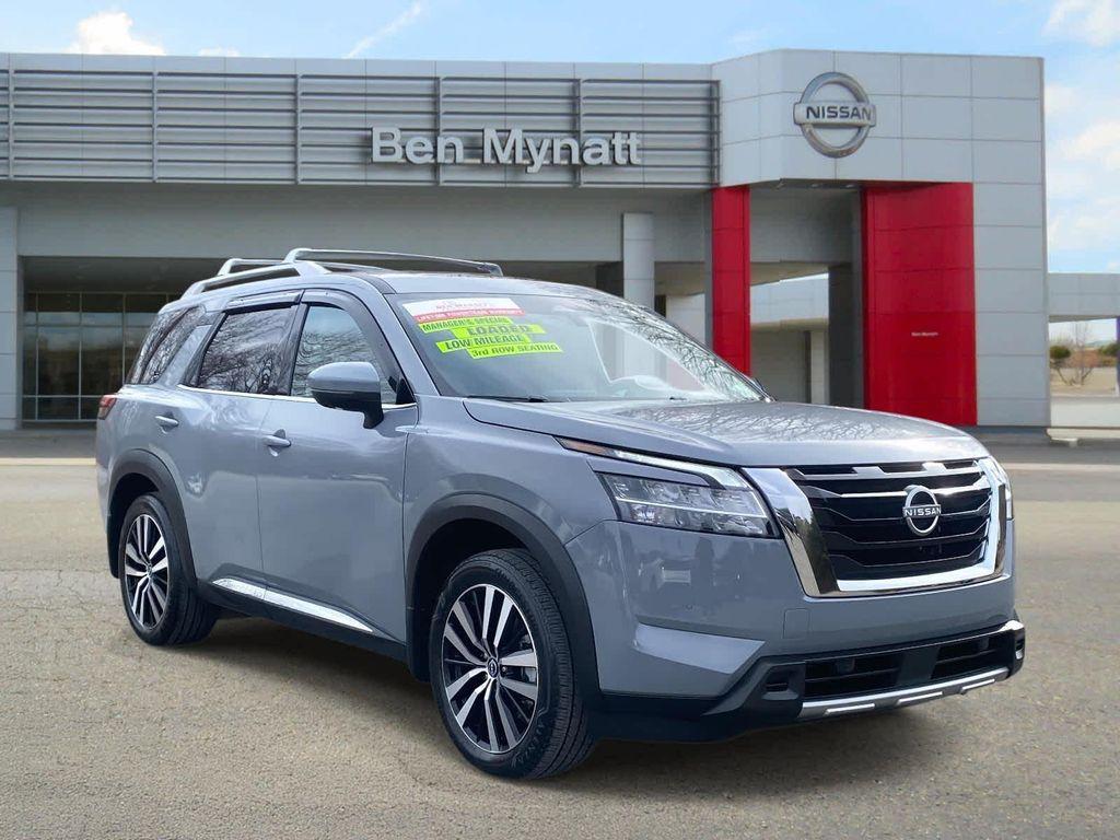 used 2024 Nissan Pathfinder car, priced at $37,999
