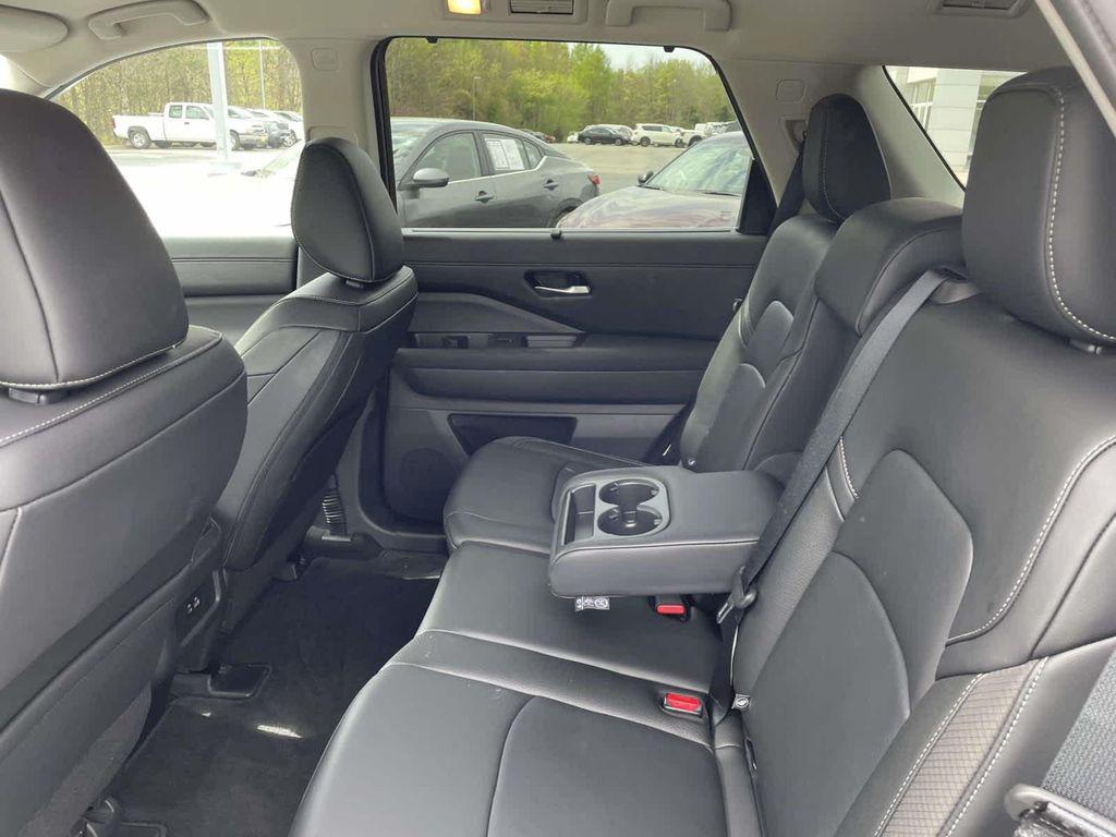 used 2025 Nissan Pathfinder car, priced at $39,999