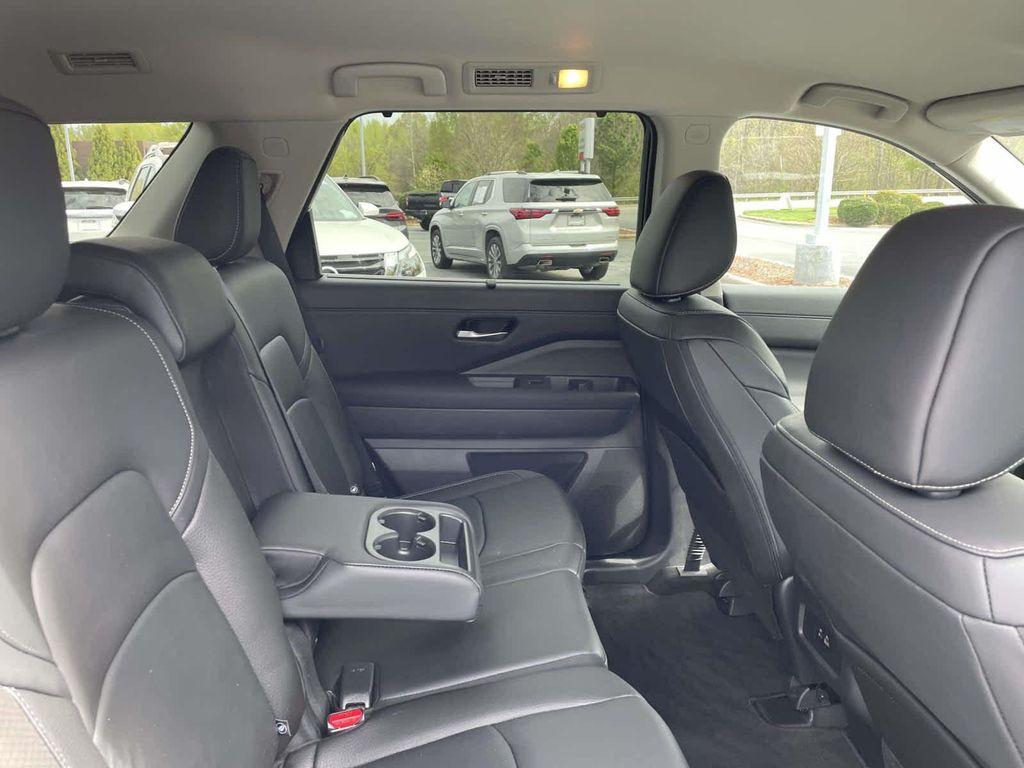 used 2025 Nissan Pathfinder car, priced at $39,999