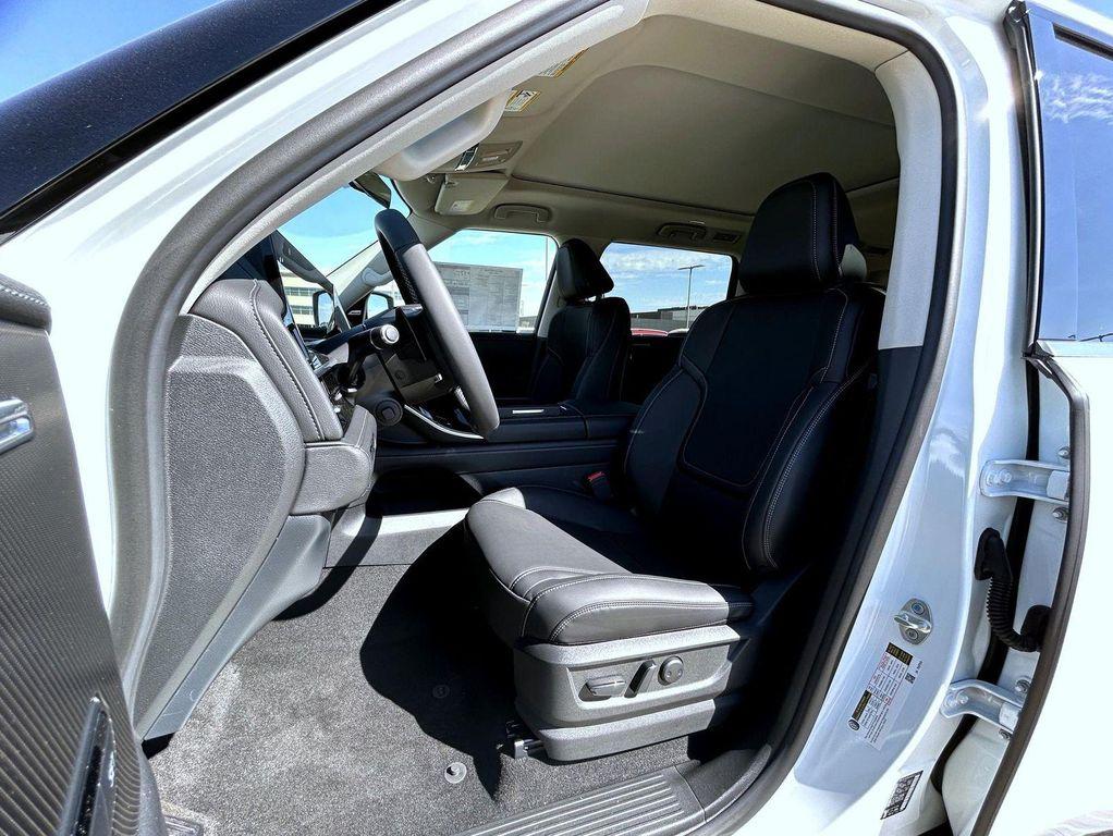 new 2026 INFINITI QX80 car, priced at $83,159