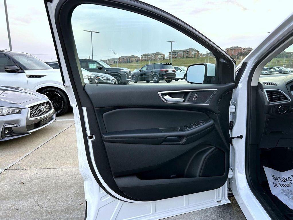 used 2024 Ford Edge car, priced at $24,699