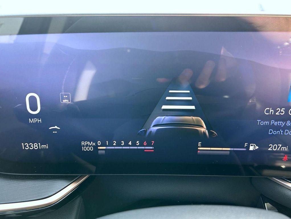 used 2025 Buick Envision car, priced at $29,995