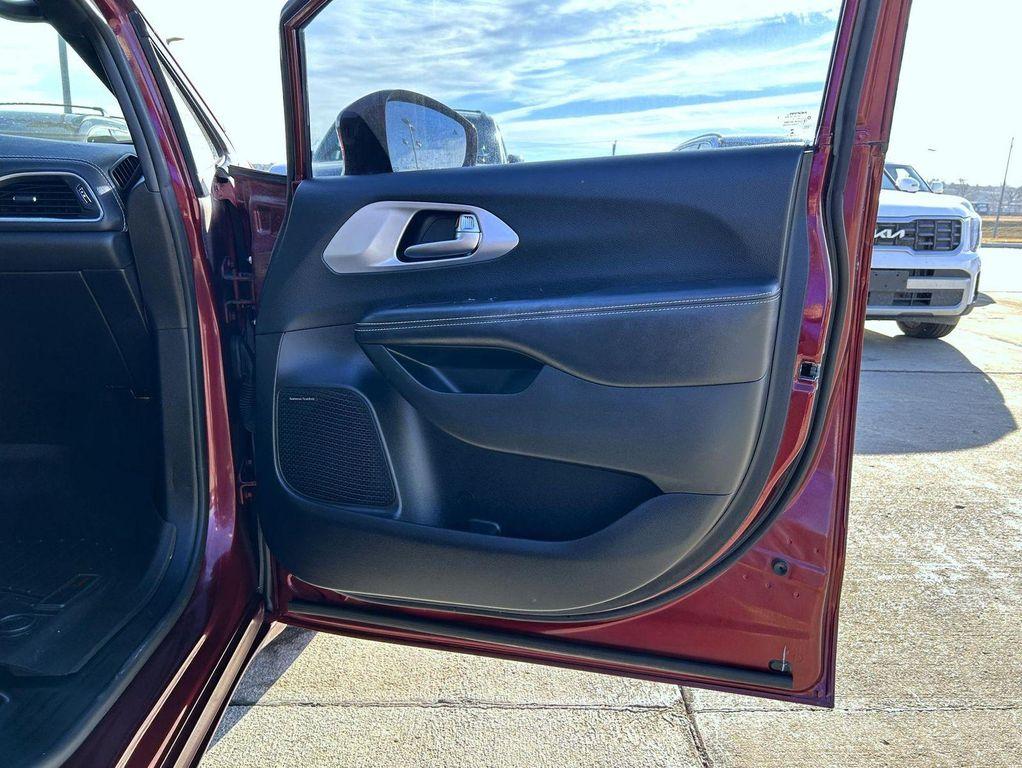 used 2020 Chrysler Pacifica car, priced at $22,245