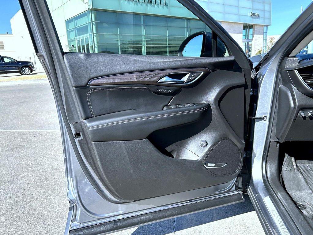 used 2021 Buick Envision car, priced at $23,404