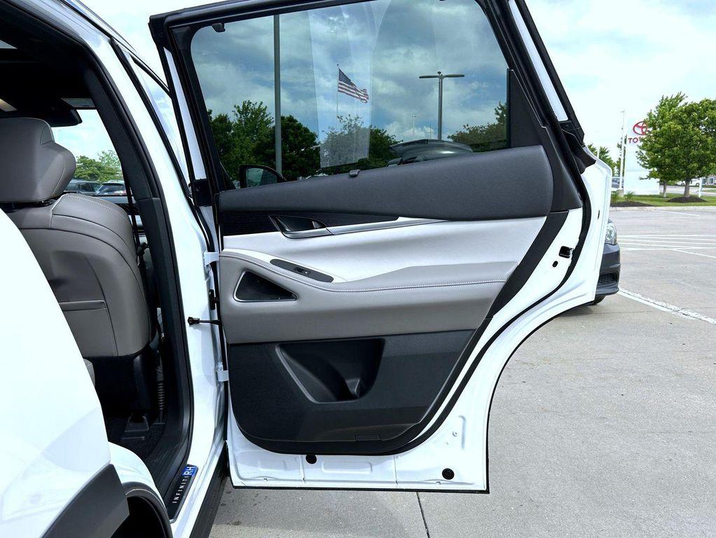 new 2027 INFINITI QX60 car, priced at $75,165