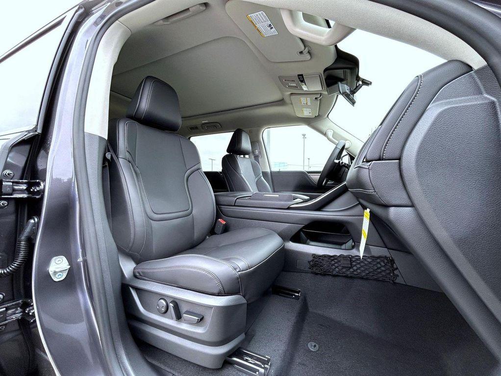 new 2026 INFINITI QX80 car, priced at $81,894