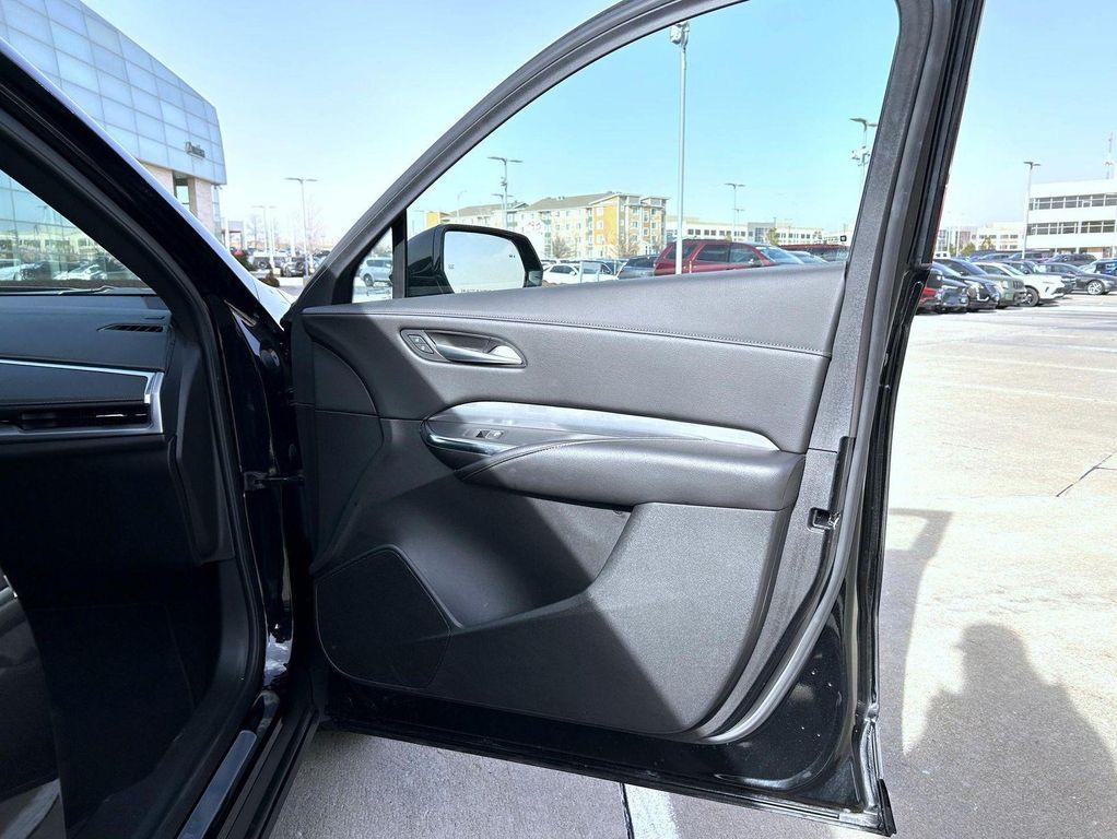 used 2025 Cadillac XT4 car, priced at $33,186