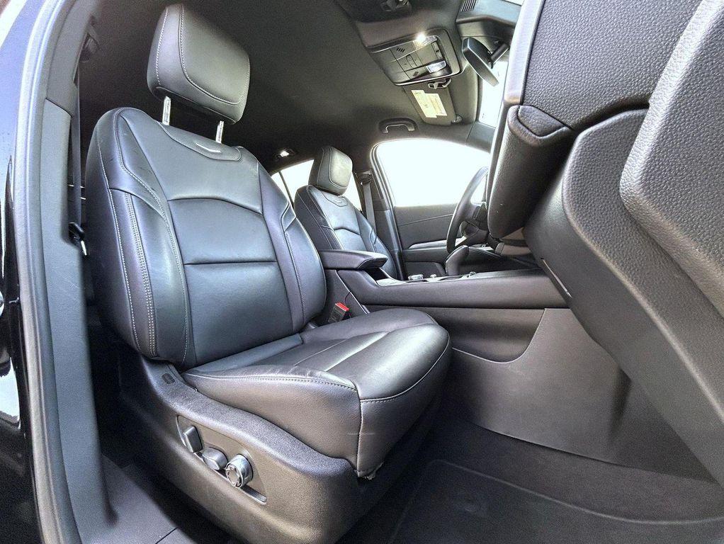 used 2025 Cadillac XT4 car, priced at $33,186