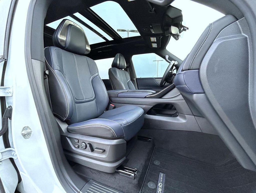 new 2026 INFINITI QX80 car, priced at $99,879