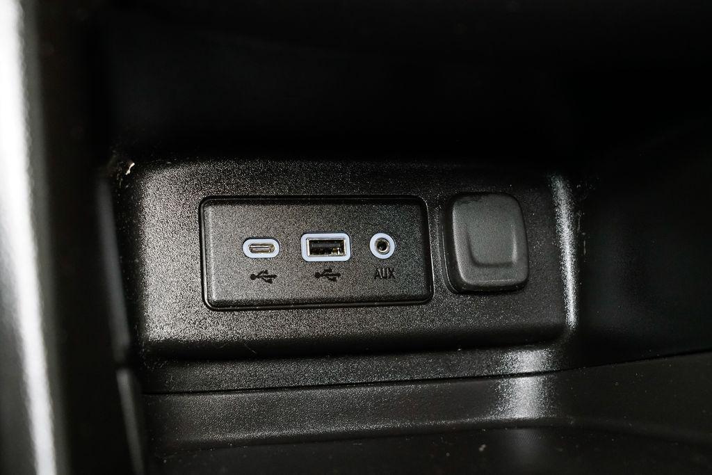 used 2022 Chevrolet Equinox car, priced at $19,250