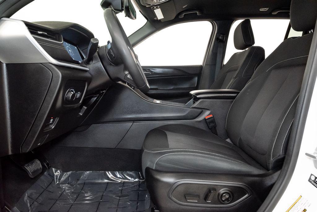 used 2024 Jeep Grand Cherokee car, priced at $31,407