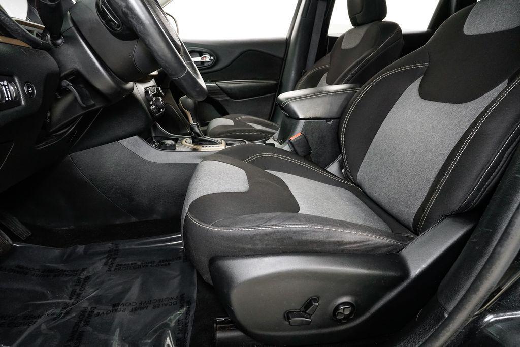 used 2014 Jeep Cherokee car, priced at $6,250