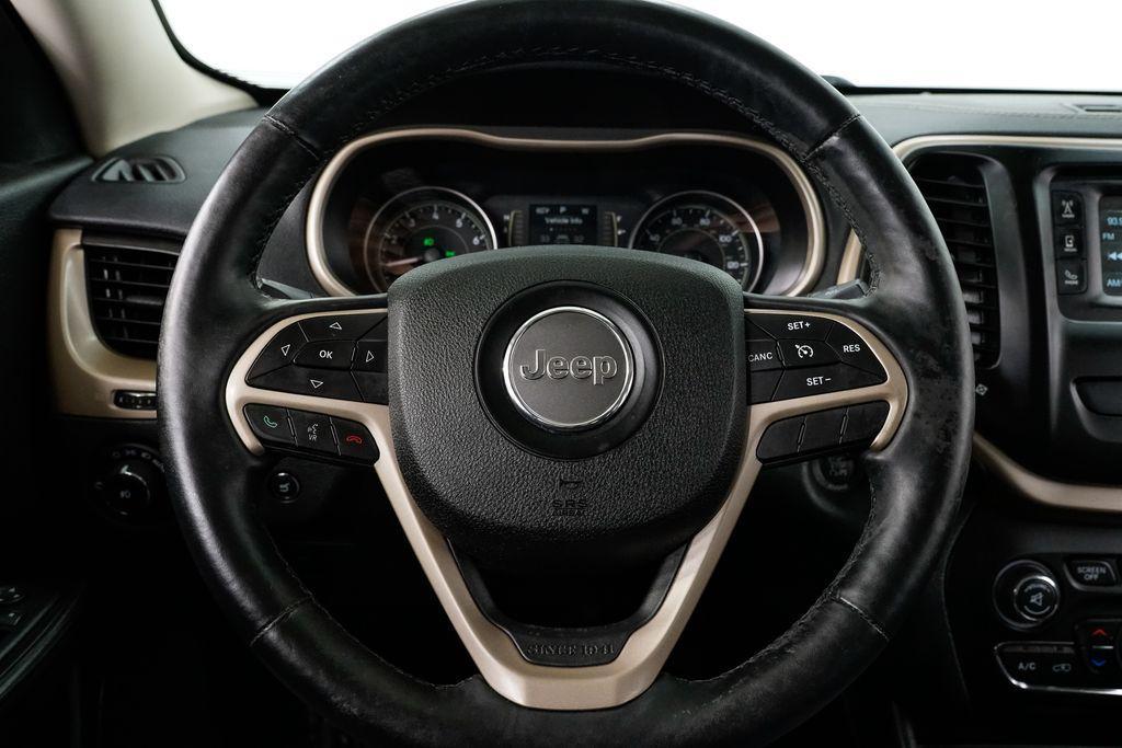 used 2014 Jeep Cherokee car, priced at $6,250